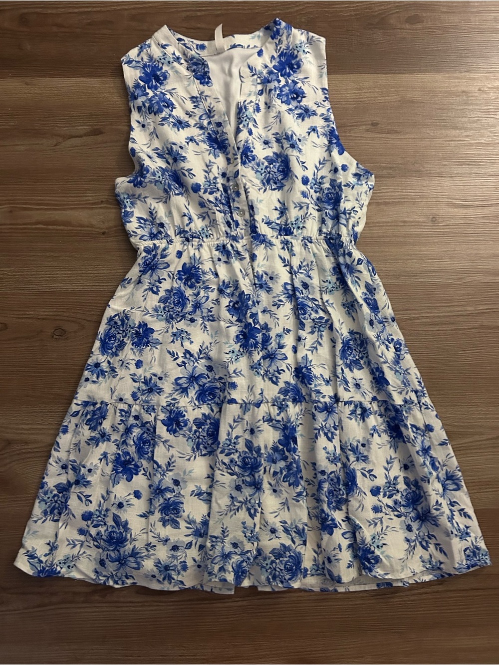 White & Blue Floral Sleeveless Day Dress large